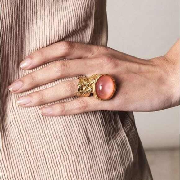 NWT Yves Saint Laurent Sz 4 RARE Pink YSL Arty Cabochon Statement 24KT Gold Ring - Picture 11 of 15